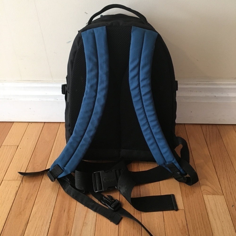 Lowepro Pro Camera Backpack - Picture 4 of 6